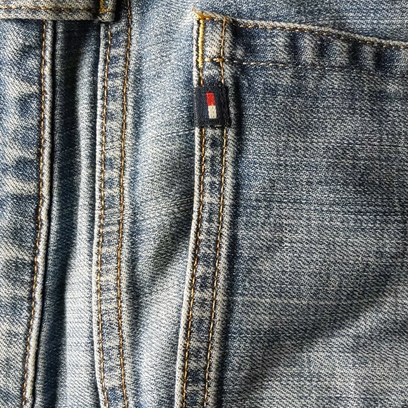 Vintage light wash Tommy jeans, boyfriend, size 4 - Picture 2 of 3